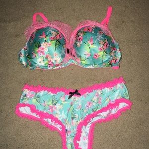 Victoria Secret Very Sexy Bra (tropical)